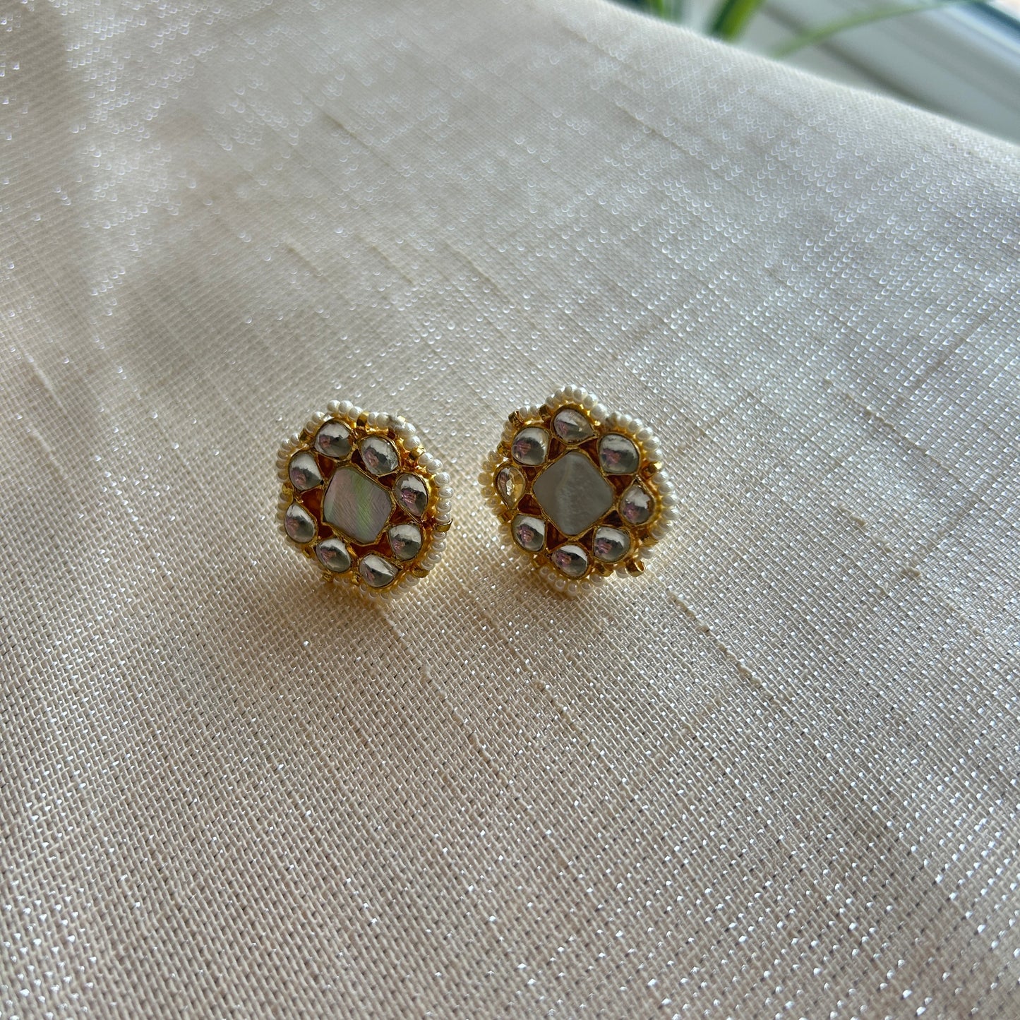 MOTHER OF PEARL NEET SET