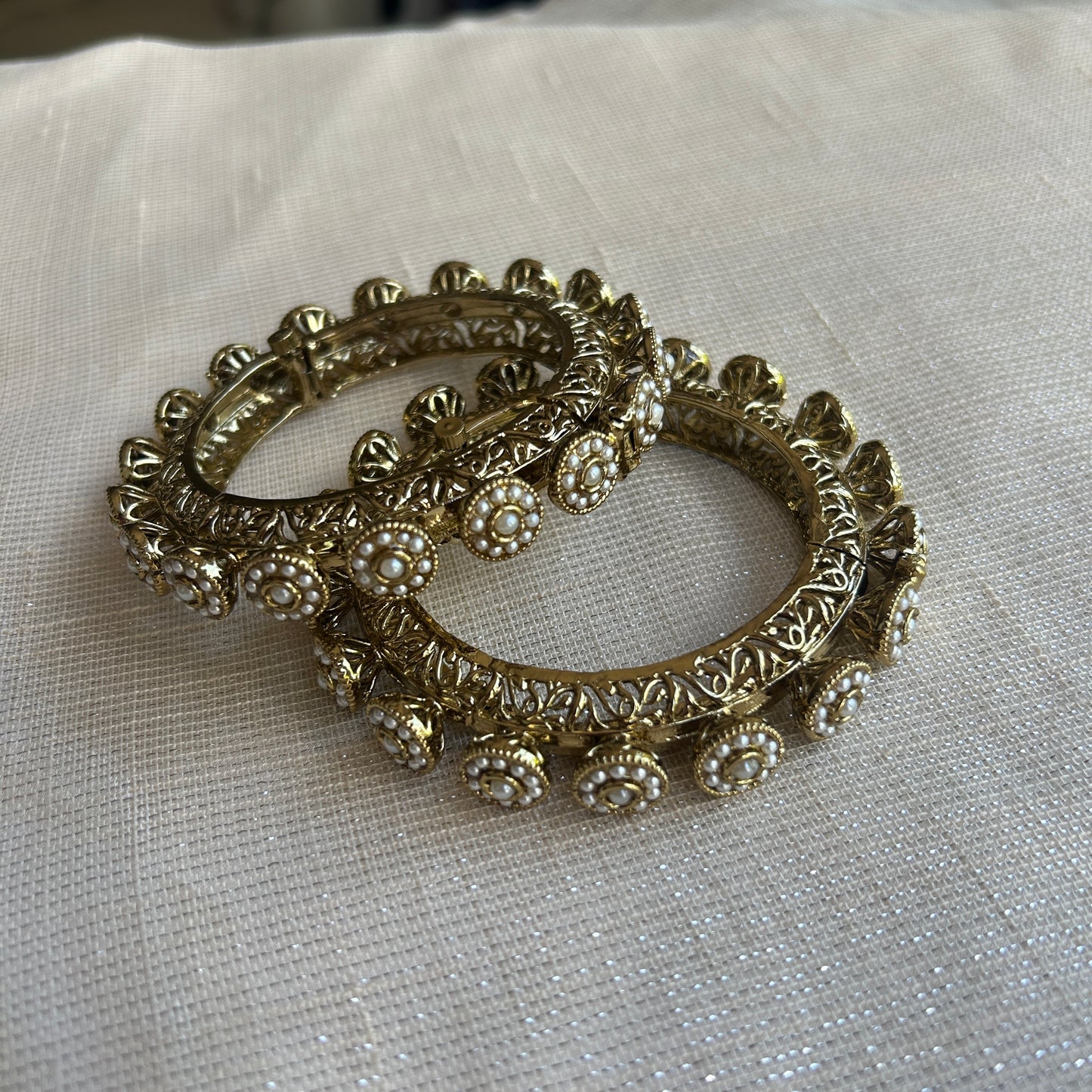 PEARL FLOWER KANGAN BANGLES