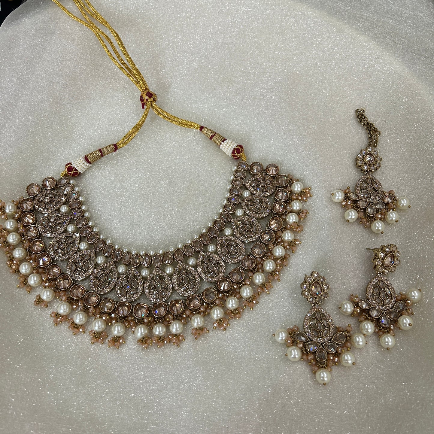 REYNA GOLDEN POLKI SET