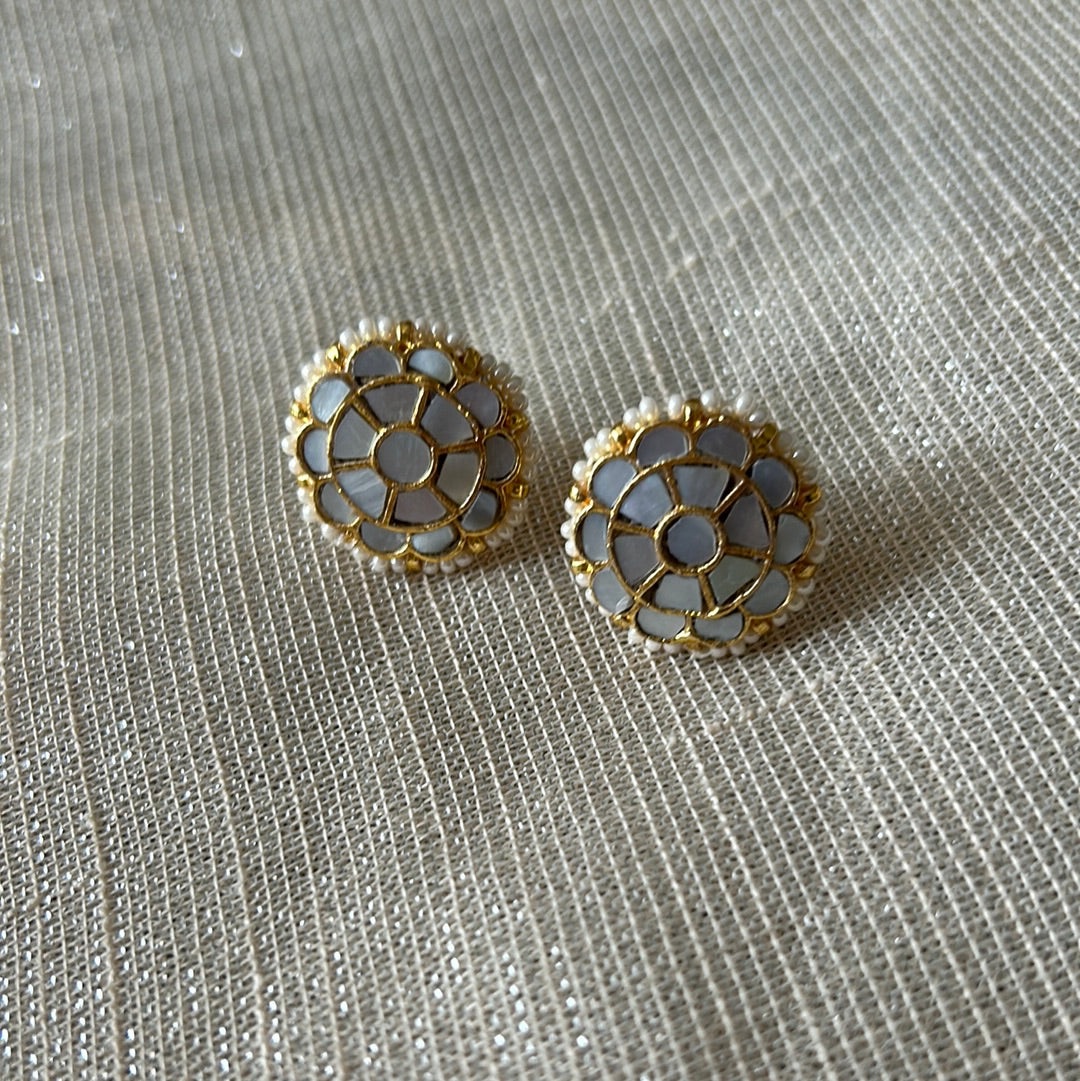 MOTHER OF PEARL KIMAYA SET