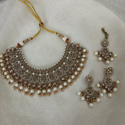 REYNA GOLDEN POLKI SET