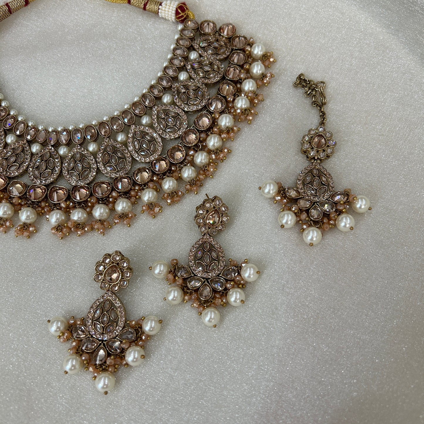 REYNA GOLDEN POLKI SET