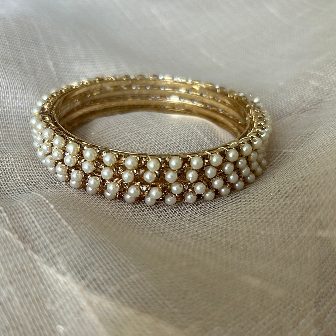 THIN PEARL BANGLES