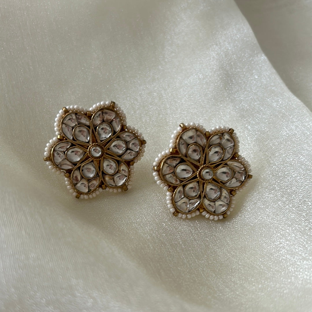 FLOWER STUD KUNDAN EARRINGS