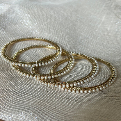 THIN PEARL BANGLES