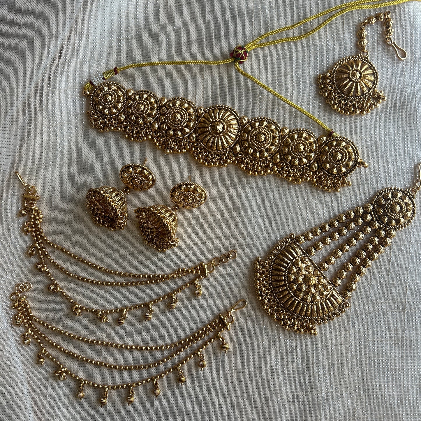 GOLD REGAL PASSA JHUMKI SET