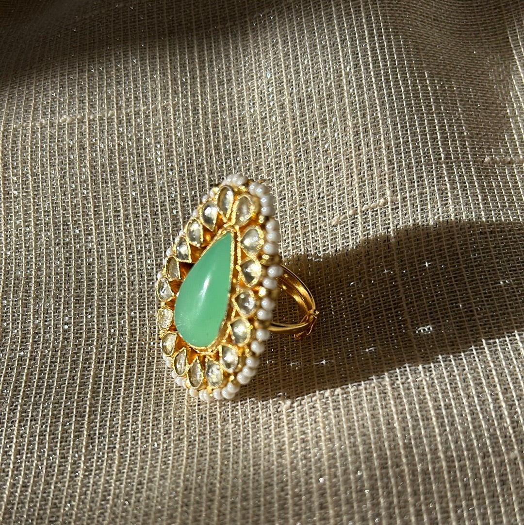 GREEN KUNDAN RING