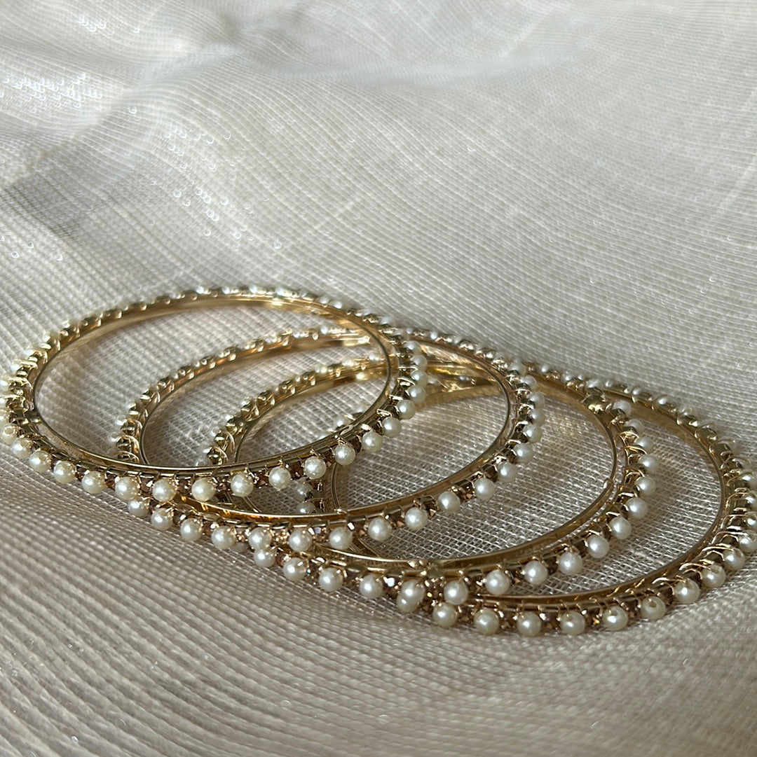 THIN PEARL BANGLES