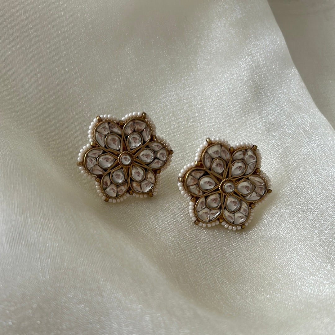 FLOWER STUD KUNDAN EARRINGS