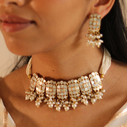 MOTHER OF PEARL SAANVI SET