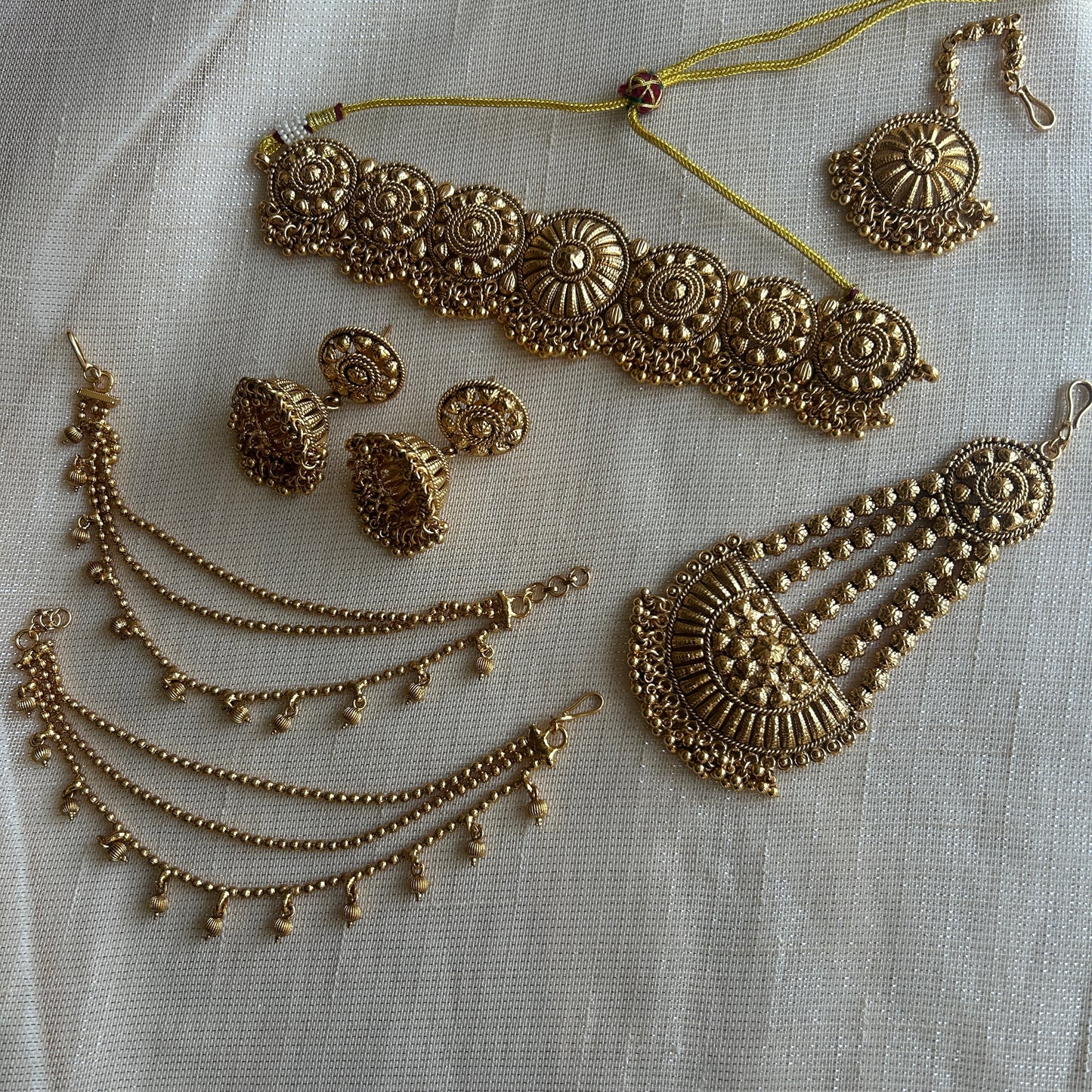 GOLD REGAL PASSA JHUMKI SET