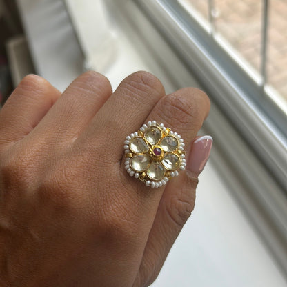 SMALL FLOWER RING