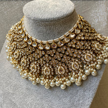 Load image into Gallery viewer, IKSHITA GOLD PEARL SET - The Jewel Project