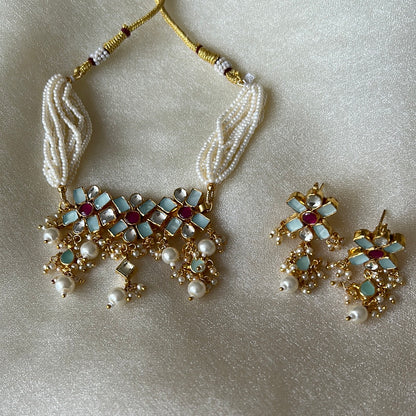 INAARA DAINTY KUNDAN SET