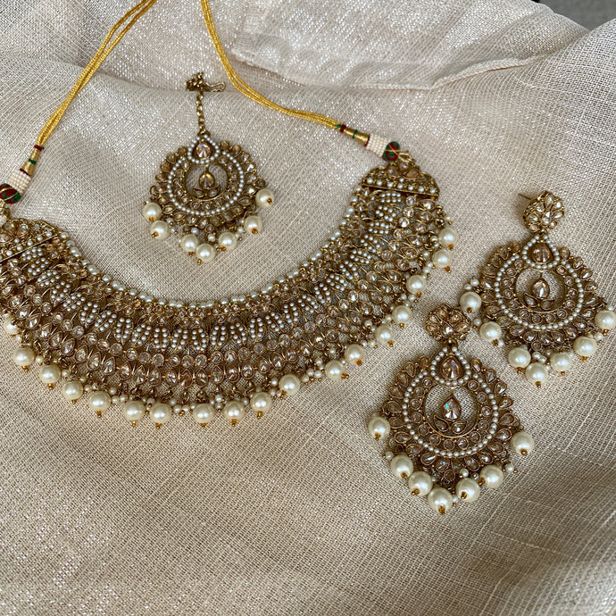 KAVYA GOLDEN POLKI SET - The Jewel Project