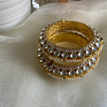 Load image into Gallery viewer, AVNI PAACHI KUNDAN LUXE BANGLES